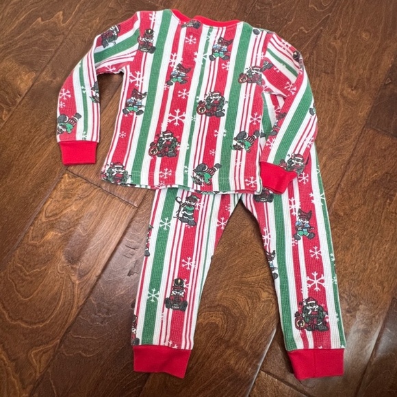 Buc-ees Two Piece Thermal Pajama Toddler 2T Christmas Holiday Lounge Wear Beaver - Picture 7 of 10
